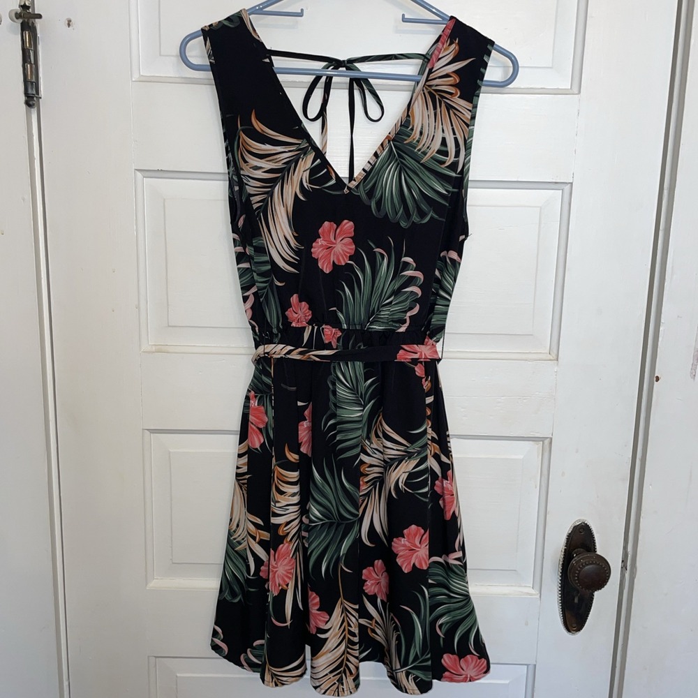 Beautiful Lightweight Floral Island Faire Tropical Beach Flowing Black Tie Dress